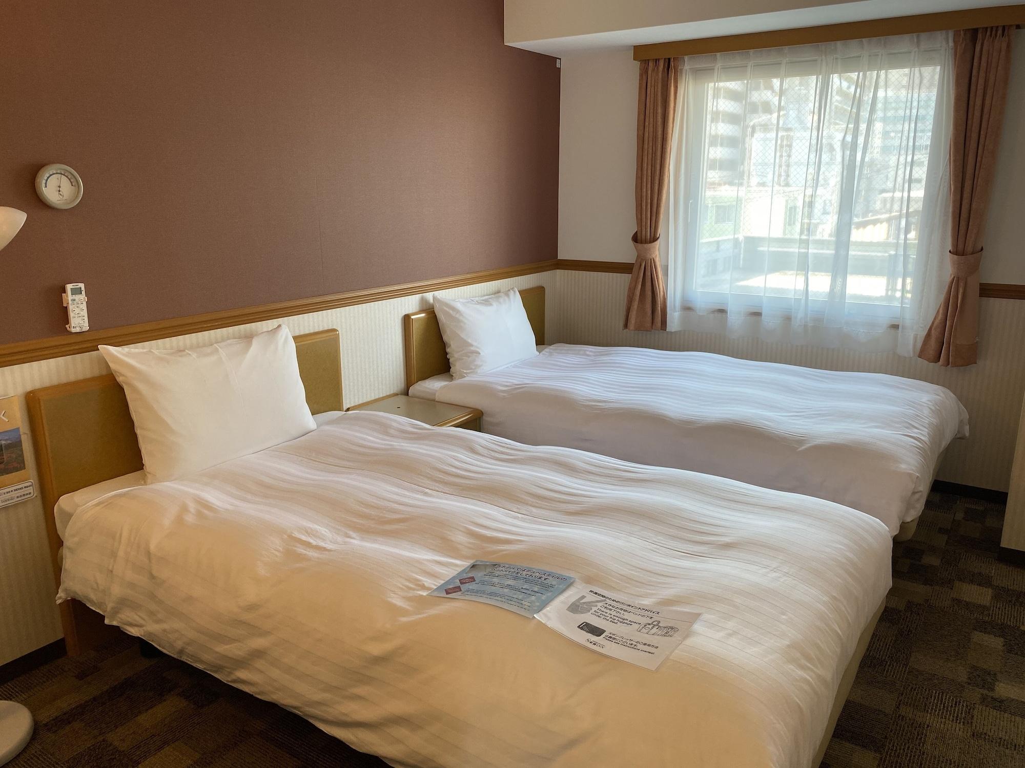 Toyoko Inn Okayama Eki Nishi Guchi Migi Zewnętrze zdjęcie
