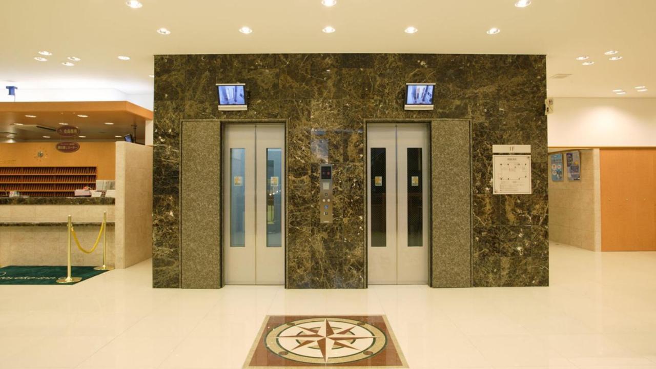 Toyoko Inn Okayama Eki Nishi Guchi Migi Zewnętrze zdjęcie